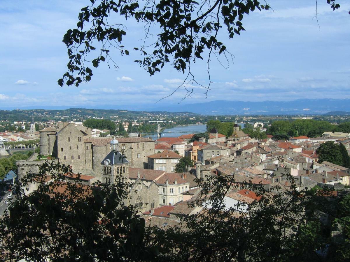 Gite Le Pied Du Geant - Local Securise Pour Les Velos Tournon-sur-Rhone Exteriör bild